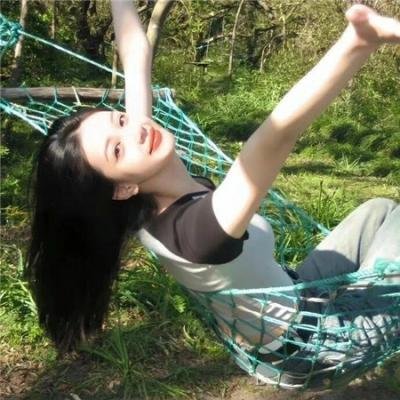 在巨大的洋葱之下